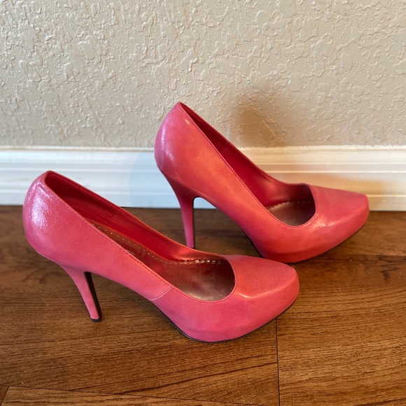 Pink Pumps - Picture 3 of 5